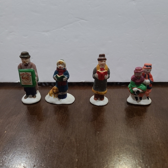 Lemax Village Collection porcelain figures lot of 4 - Picture 1 of 5